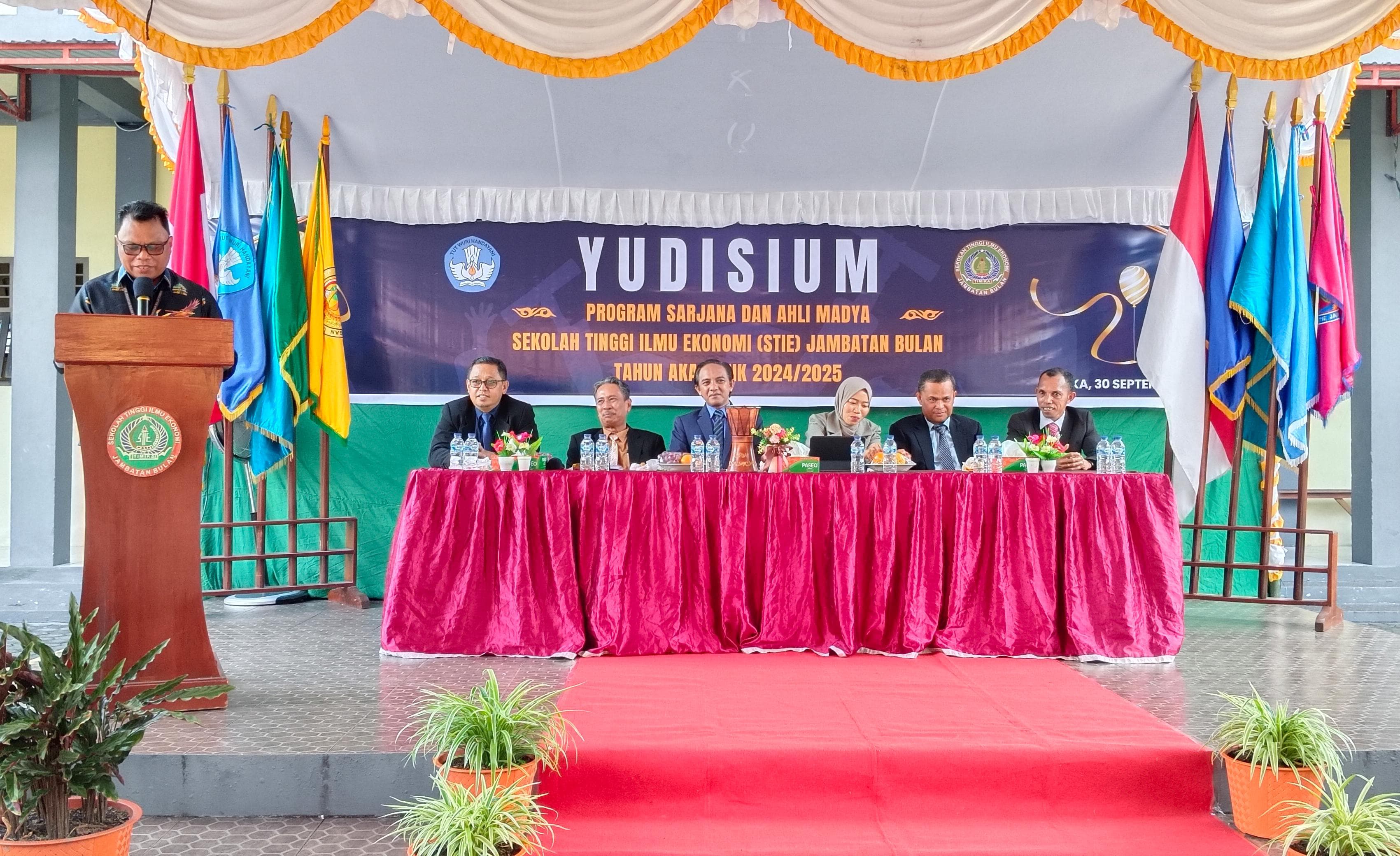 116 Mahasiswa STIE Jambatan Bulan Dinyatakan Lulus Program Sarjana dan Diploma Tiga