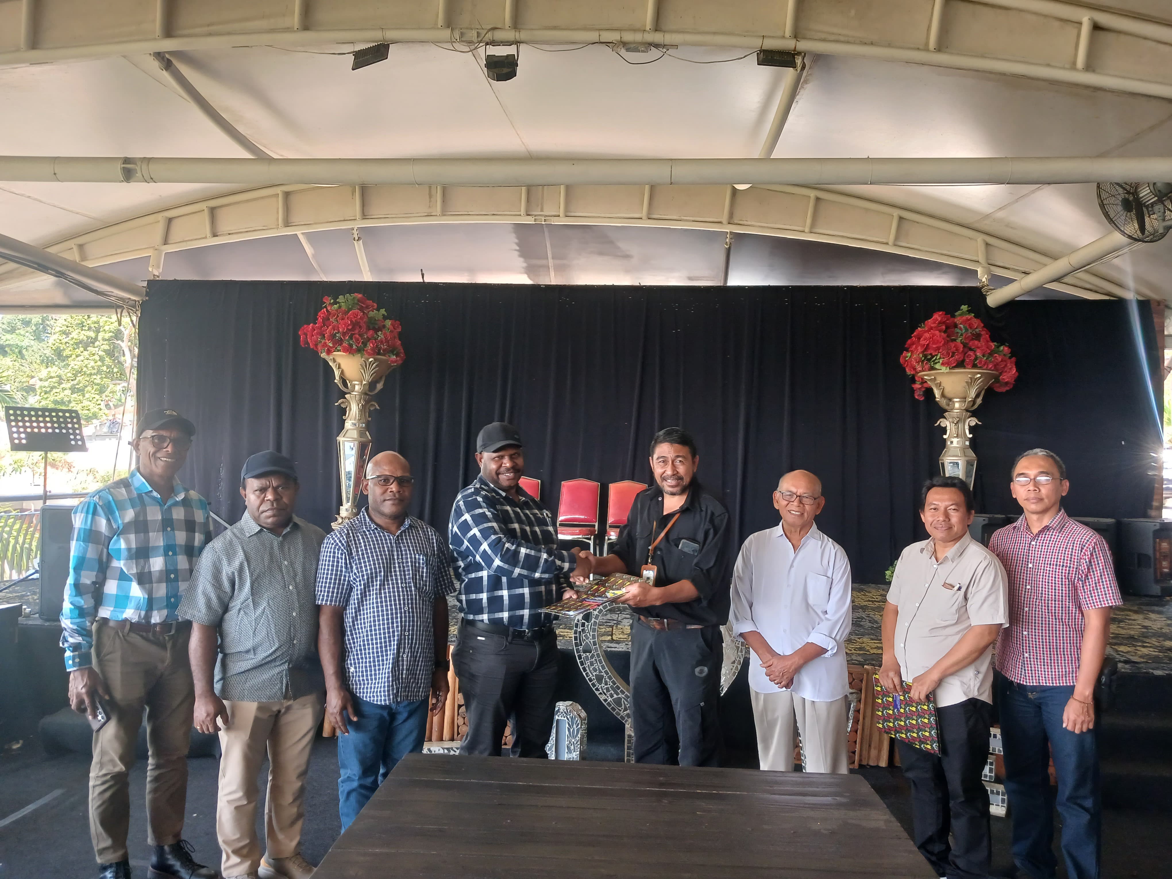 YPMAK dan Yayasan Binterbusih Tandatangani Kerjasama Pengembangan Sumber Daya Manusia di Semarang