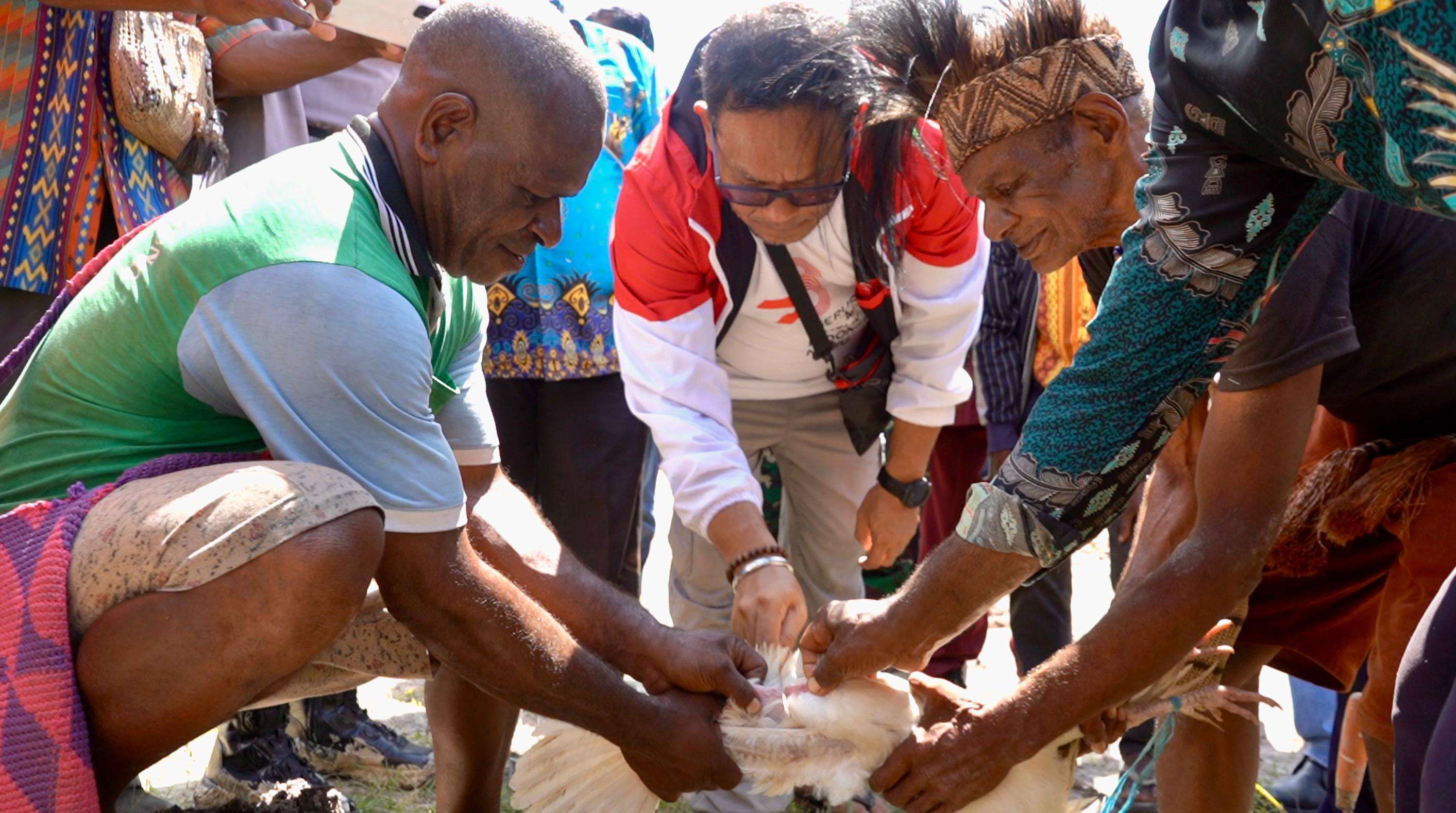 Pj. Bupati Mappi Meletakan Batu Pertama Pembangunan Gereja Paroki St. Paulus Yagatsu Distrik Haju