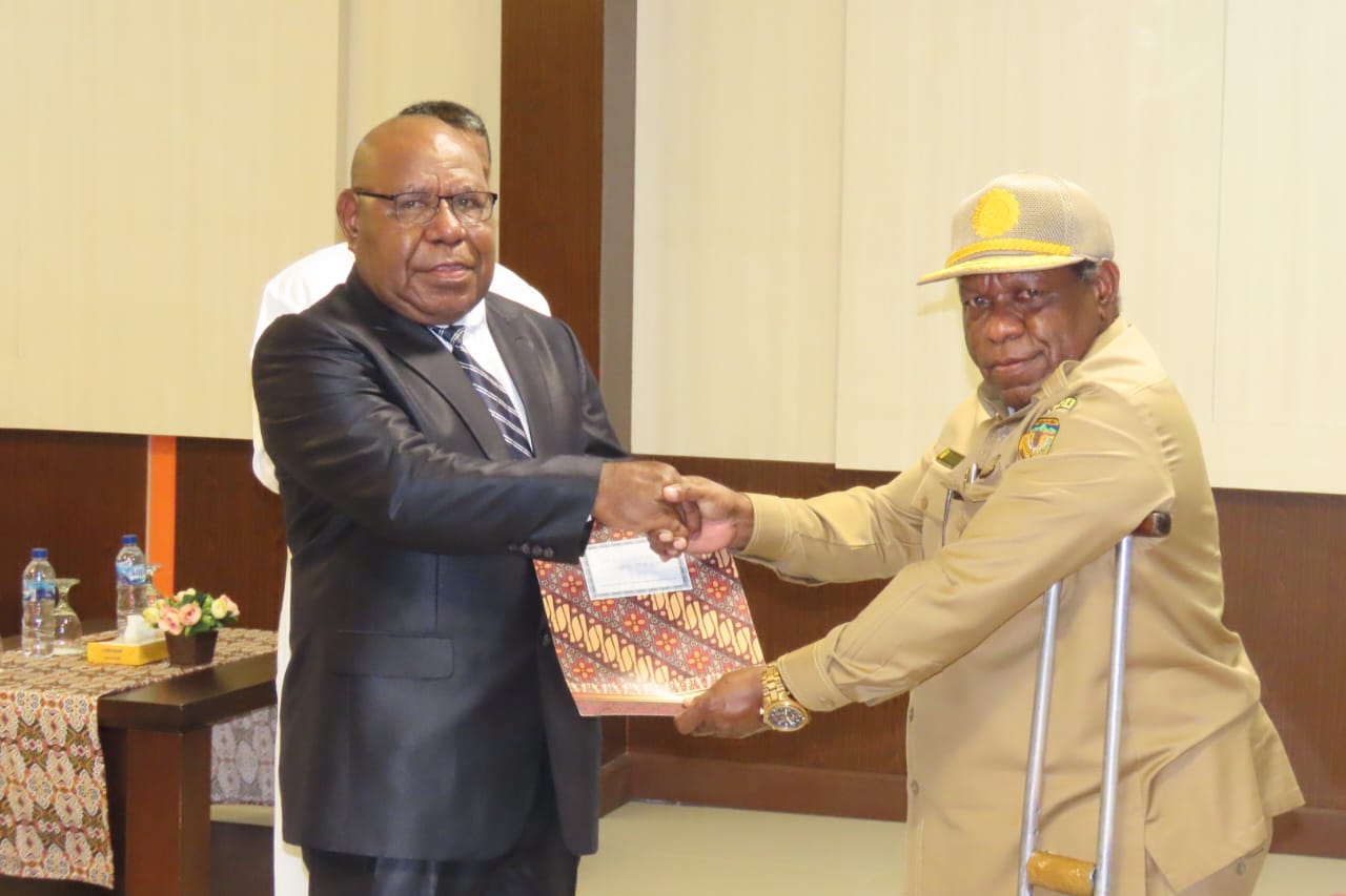 Emanuel Kemong Dilantik Sebagai Direktur Utama LPPL RPM, Radio Publik Mimika