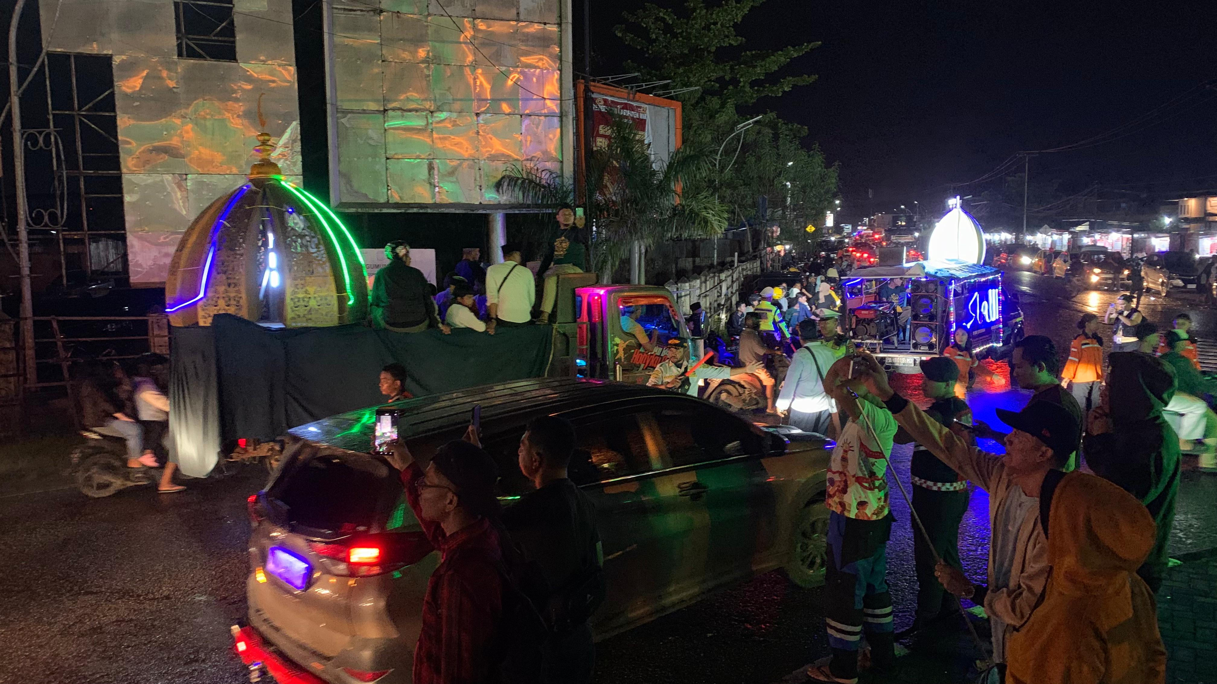 Gema Takbir di Jantung Mimika: Pawai Kemenangan yang Menyatukan Keberagaman