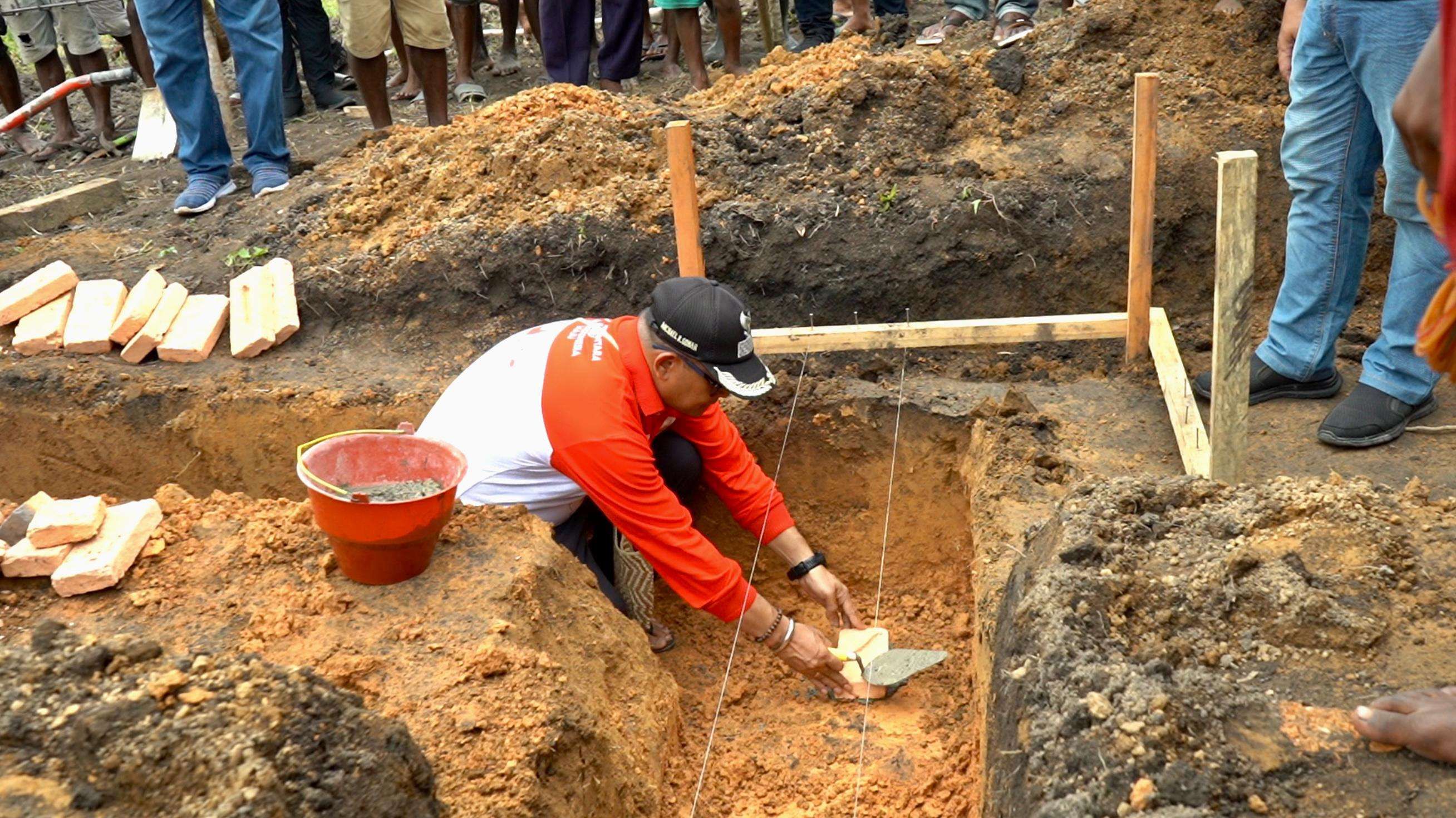 Pembangunan Gedung Gereja GBI Gunung Kemuliaan Mulai Dikerjakan, Pj. Bupati Mappi Letakan Batu Pertama