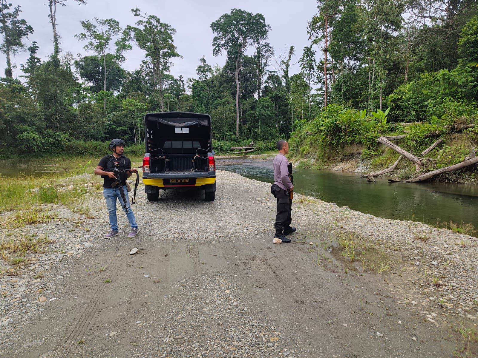 Teror di Kali Wania: Sembilan Warga Disandera Sekelompok OTK, Polisi Gercep Grebek Lokasi