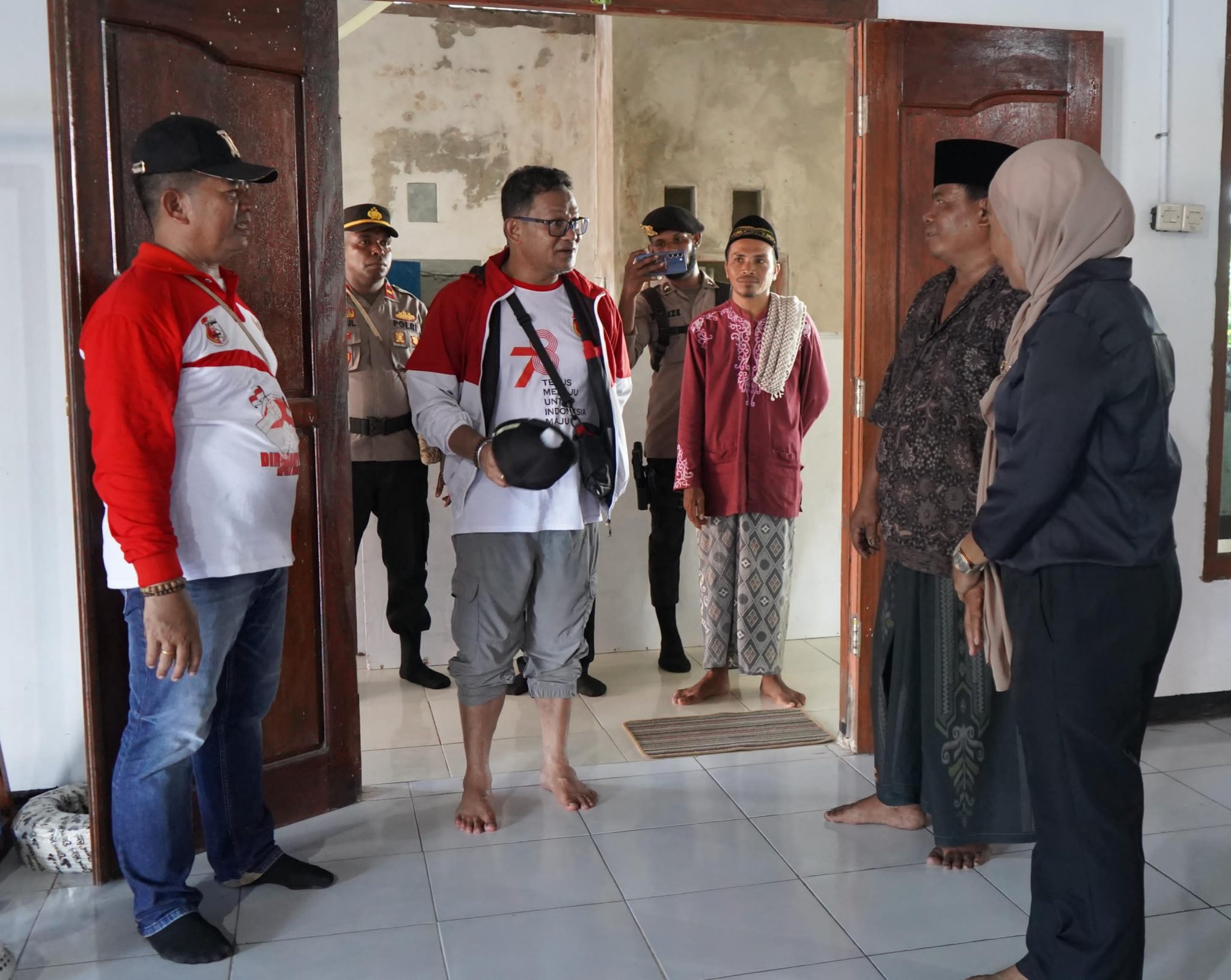 Pj. Bupati Mappi Meninjau Pekerjaan Rehabilitasi MAsjid Nurul Hidayah Kampung Yagatsu Distrik Haju